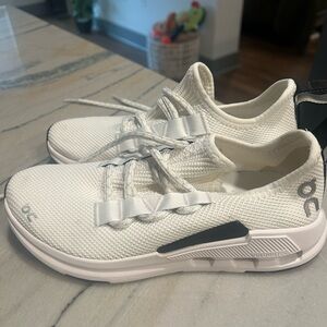 ON running shoes only worn once. They were to small on me